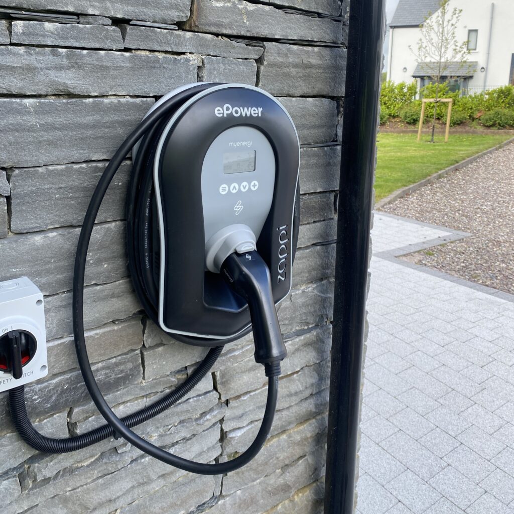 Charger image 2