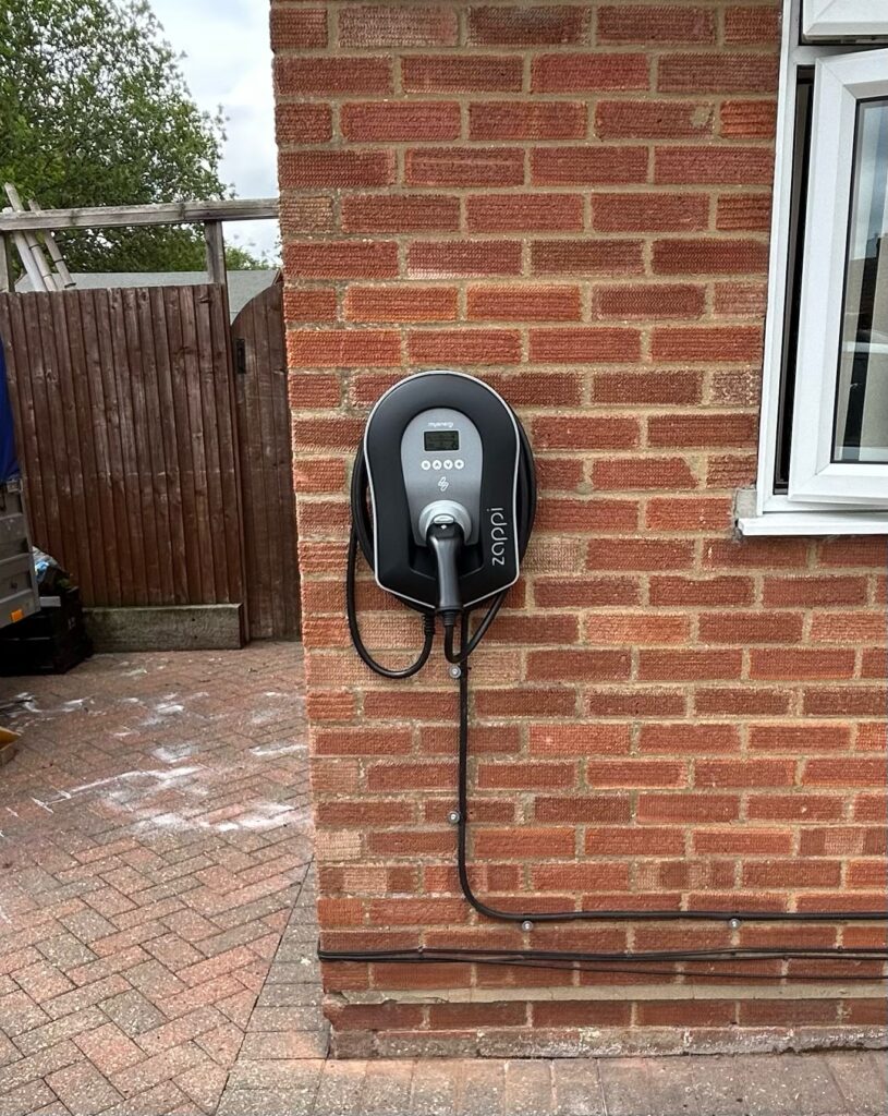 Charger image 1