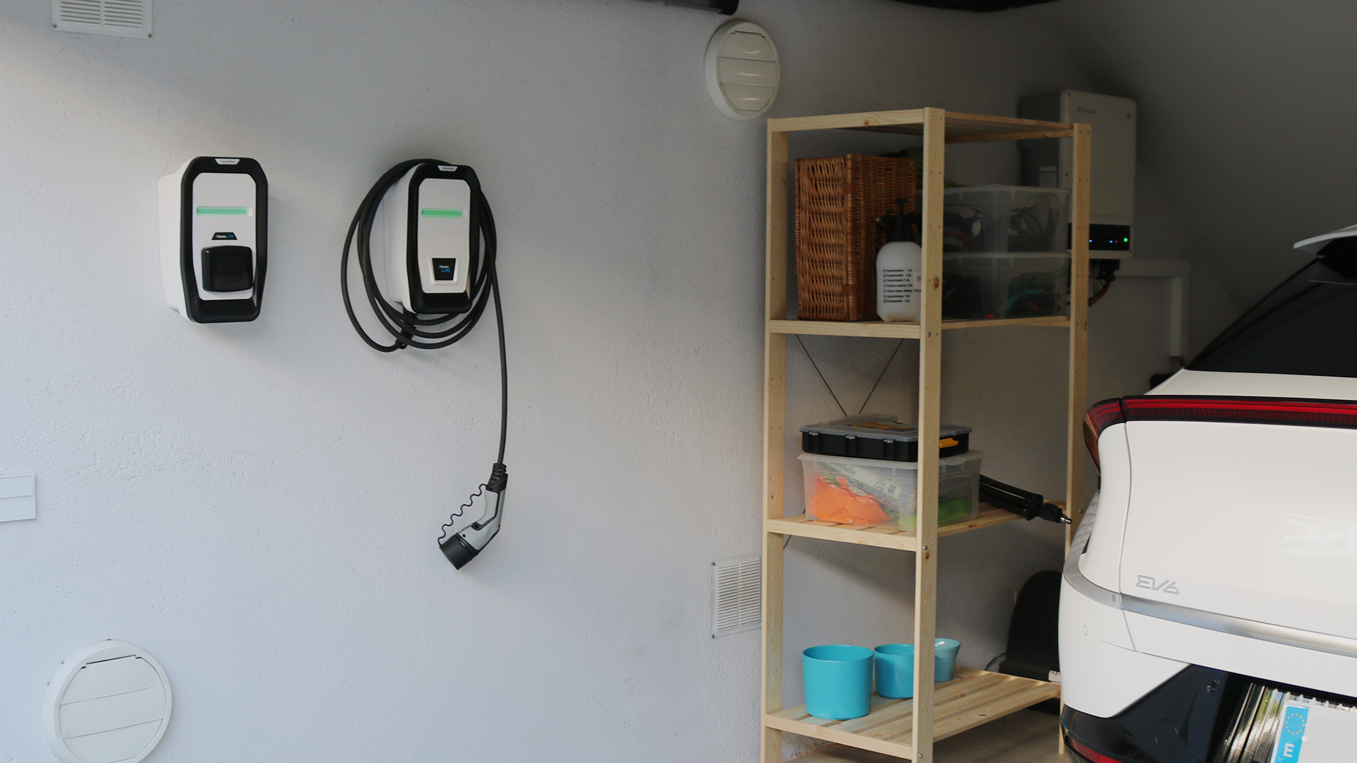 Charger image 3